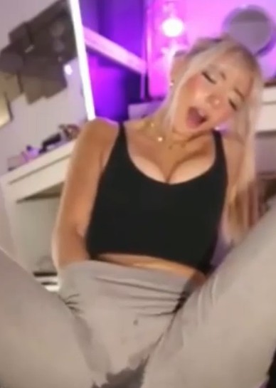 Waifu mia finger sex video