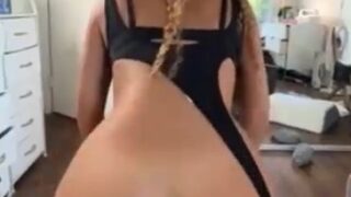 Camila Elle Rough Bedroom Session Video